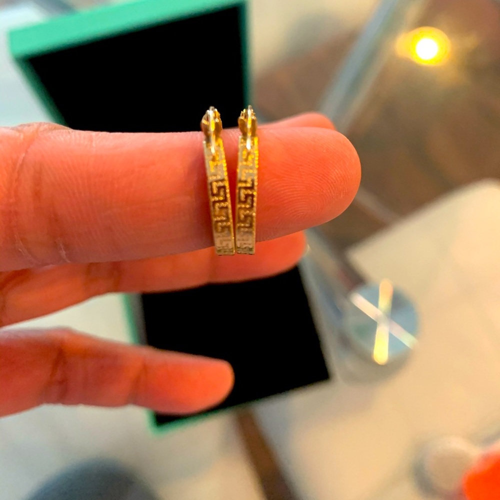 Loop earings 18k